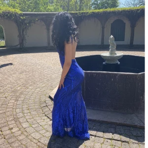 Balklänning  - Köpte balklänningen och ska sälja den då jag inte använder den längre. Size S.