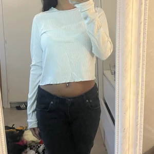 Tröja - Tröja från new yorker den är storlek L men den sitter bra på mig som har XS❤️ nyskick