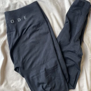 Träningstights  - Träningstights från Relode. Säljer dessa eftersom det blivit för stora för mig. 
