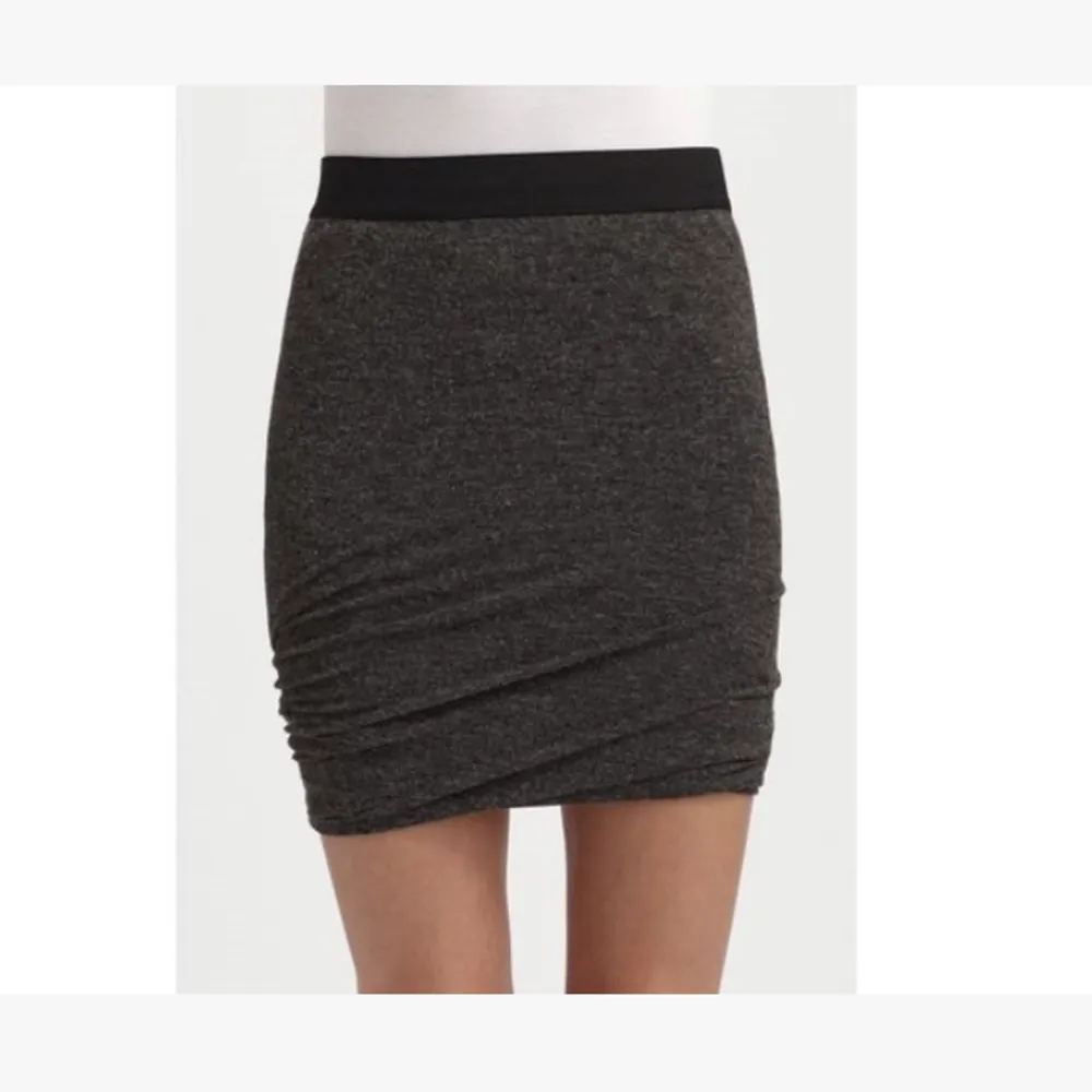 Grå/svart T by Alexander Wang twist skirt. Sparsamt använd!  . Kjolar.