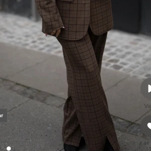 Matchande kostymbyxor  - Säljer kostymbyxor som matchar med kavajen i föregående annons❤️Köp allt för 400. Men de går lika bra att bara köpa kavajen för 200  byxorna för 300