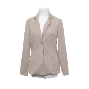 Kavaj - Beige kavaj med vita ränder🥰