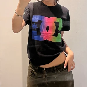 T-shirts  - T-shirts köpa second   Köparen står för frakt  Postar från Paris💕