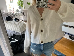 Kofta  - Så fin kofta som inte längre kommer till användning längre!!❤️