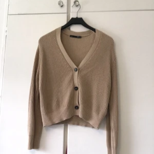 Beige kofta - Beige kofta från lager 157