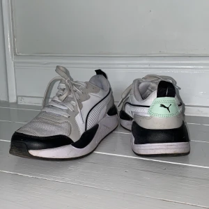 Puma X-RAY sneakers - Storlek 36 Använda ca 10-12ggr  Supersköna  Behöver tvättas lite(se bild)  