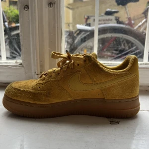 Air Force 1 Suede - Sparsamt använda!