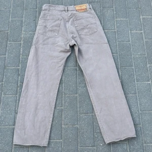 Vintage diesel jeans - Bra skick förutom en fläck bild 2. Made in italy