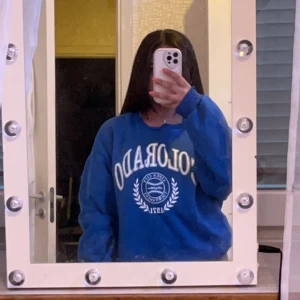 Tröja med tryck - Mysig tröja med tryck. Passar stl xs-m.