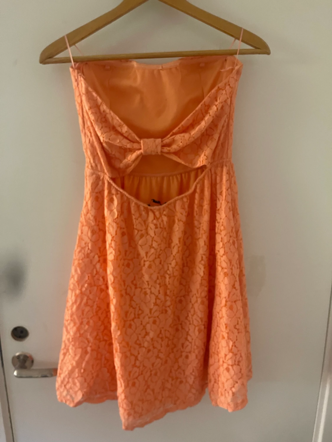 korallfärgad klänning - 90