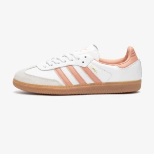 Adidas samba - Säljer dessa vita och rosa sambaskorn. Sparsamt använda!! Priset kan diskuteras 🙌🏽🙌🏽