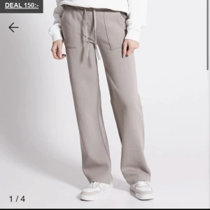 Byxor  - Säljer dessa populära byxor från lager157, då jag har köpt nya. Knappt använda, väldigt bra skick! Storlek s, skriv privat angående bilder 💕