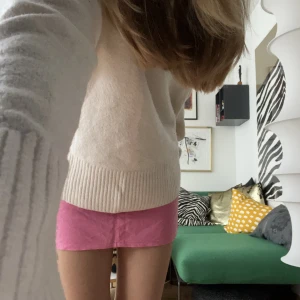 Rosa minikjol - Söt minikjol från märket att. Vill bli av med snabbt💕Kan diskuterar pris!!