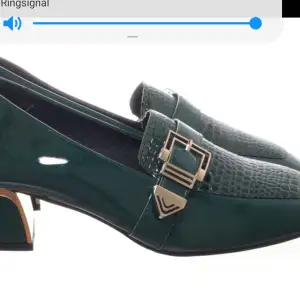 Nya gröna skor storlek 40