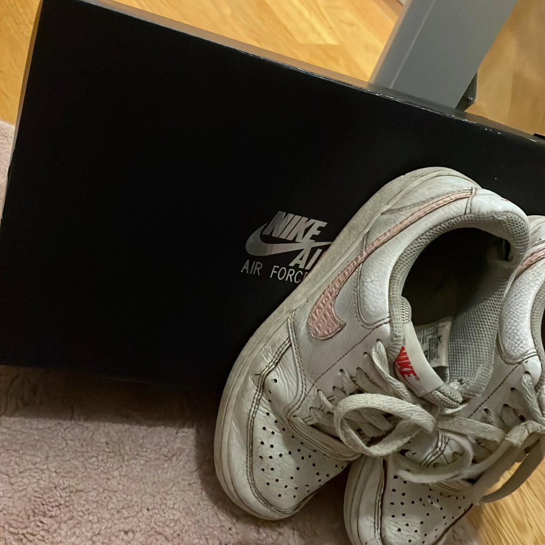 Säljer feta Nike air force skor🩷🤍💫 - 91