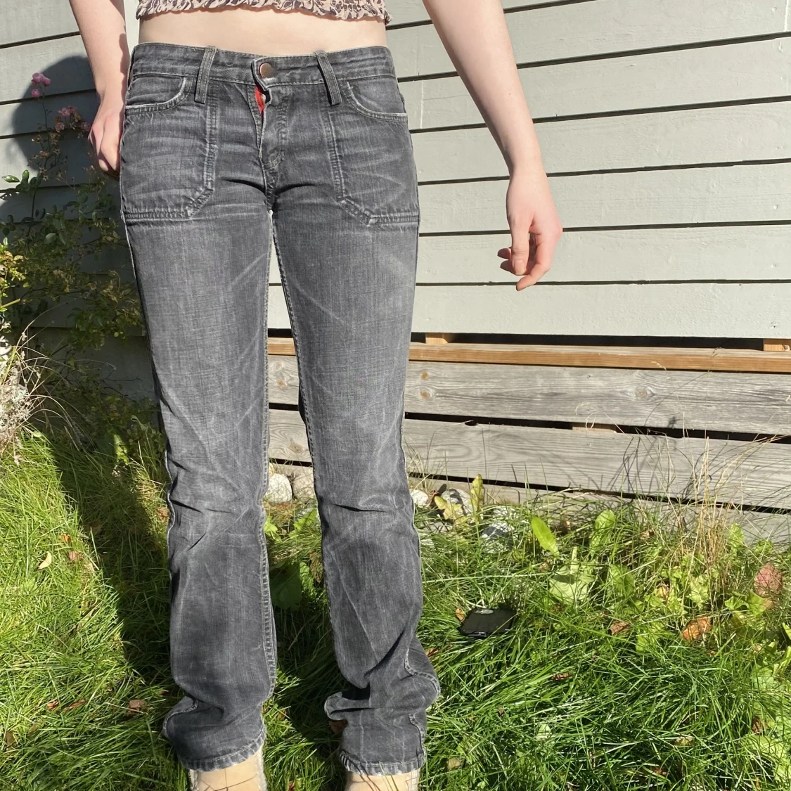 grå lågmidjade jeans - 91