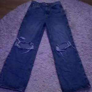 Säljer mina jeans för jag har vuxit ur dom:(
