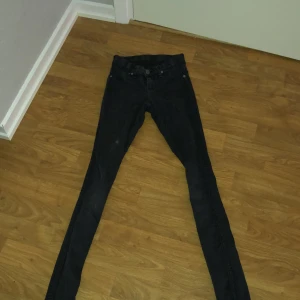 Låg midjade skini byxor  - Storlek XS