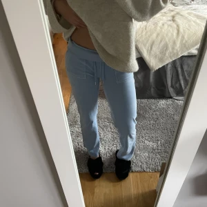 Juicybyxor  - Säljer dessa populära juicy byxor i storlek xs. Dem är i mycket fint skick då dem knappt är använda. Ordinarie pris är 1100kr och säljer de för 400kr💕hör av er för fler bilder o frågor!!