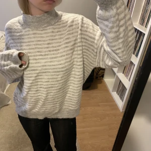 Stickad tröja -  söt randig stickad tröja 