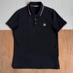 Moncler pike - Storlek S och är använd ett par gånger 