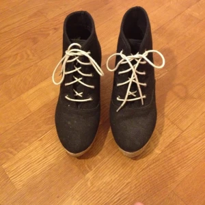 Kilklackar. I mkt gott skick. - Kilklackar. I mkt gott skick.