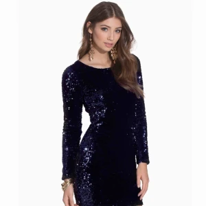  - Paljettklänning köpt på Nelly för 2/3 år sen. Använd 1 gång så den är som i nyskick!  Betalning sker via swish😇 Köparen står för frakten💕