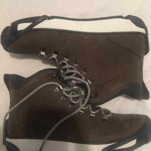  - Brand new IceBugs including box and ice spikes. See ad or visit icebug website for more information. 