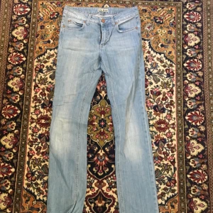  - Snygga ljusblåa jeans från Acne! Frakt ingår i priset om vi inte kan mötas upp i Lund!⭐️