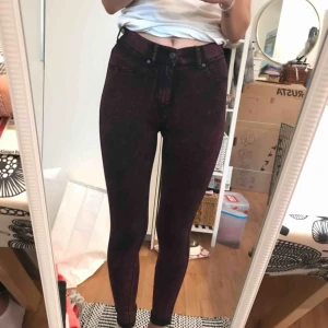  - Sparsamt använda jeansleggins från dr denim