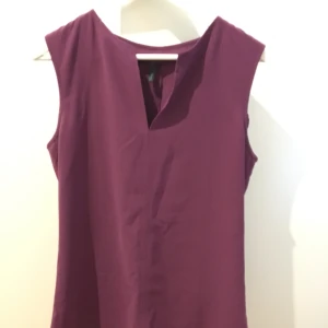  - Elegant linne från United Colours of Benetton. Passar jobb och fritid. Finns i beige också. Köpt för 300kr