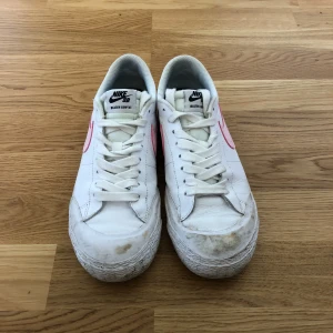  - Sköna nikeskor. Frakt inkluderat.