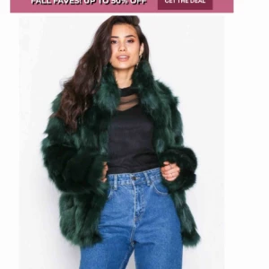  - Faux fur jacka från Nelly i storlek 36 färgen grön. Aldrig använd då den inte passar. 