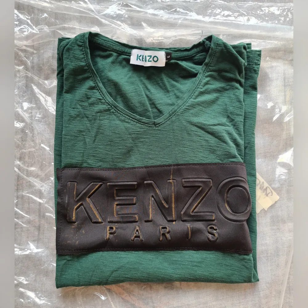 T-shirt Kenzo. Ej äkta. Storlek L. (+frakt 22kr). T-shirts.