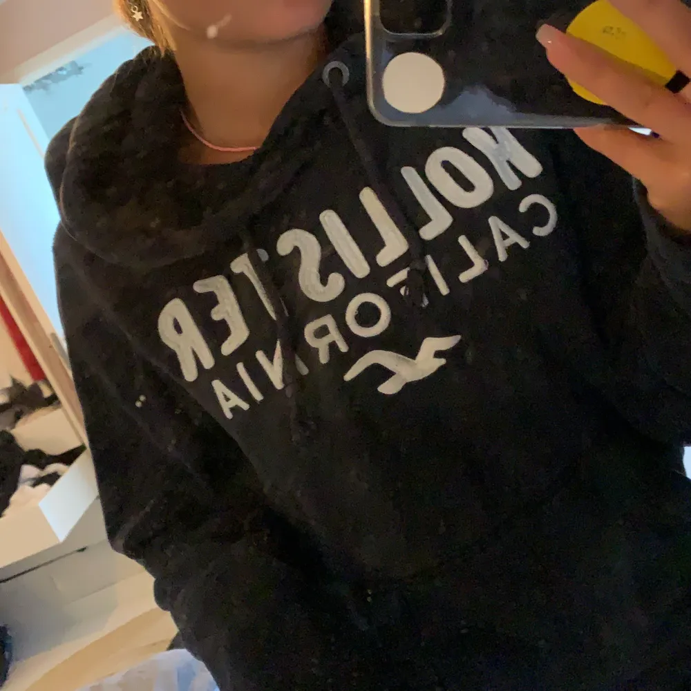 Använd knappt fem gånger, skön hollister hoodie . Hoodies.