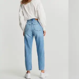 Relaxed mom jeans från Gina Trico’t, helt i nyskick då jag inte har kunnat använda de så mycket eftersom dom är för stora för mig.