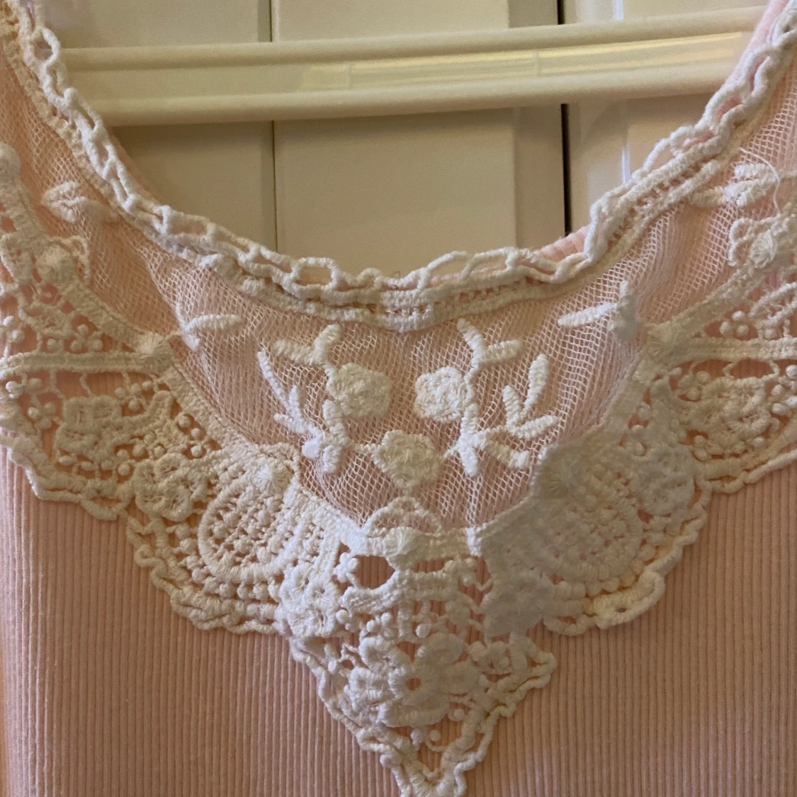 Linne med unika detaljer!  - 90