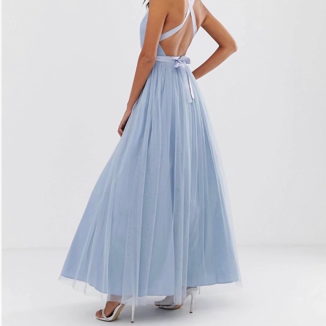 Ljusblå tyllklänning  - 90