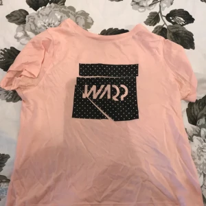 Träningtröja - Använd några gånger på idrotten men är tvättad och fläckfri, ni står för frakten