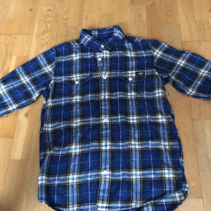 Dickies skjorta - Oanvänd dickies skjorta, köparen står för frakten
