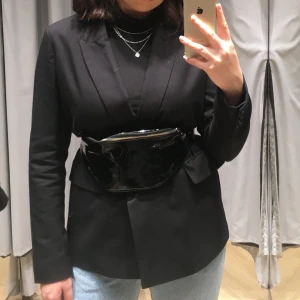 Svart Kavaj - Svart kavaj från bikbok i strl M, betalning sker via swish + ev fraktkostnad för 80kr