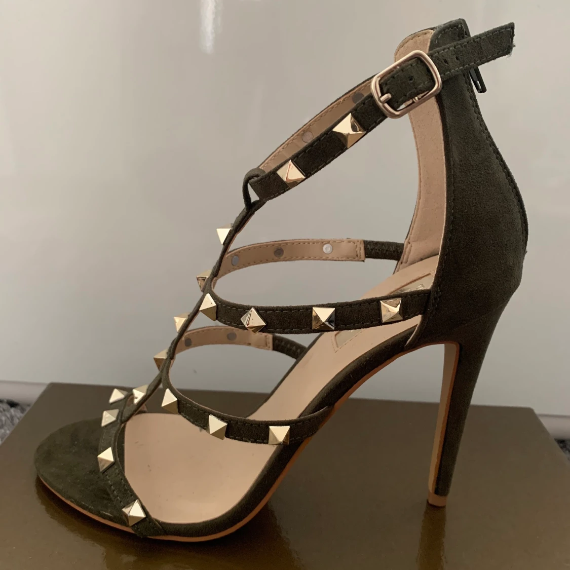 Valentino liknande klackar  - 90