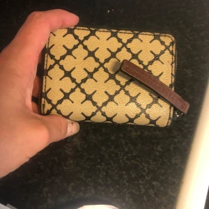 Plånbok Marlene Birger  - Plånbok by Marlene Birger, använd men i fint skick! Nypris 699kr.