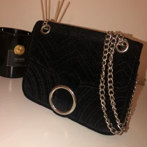 Axelväska - Axelväska 