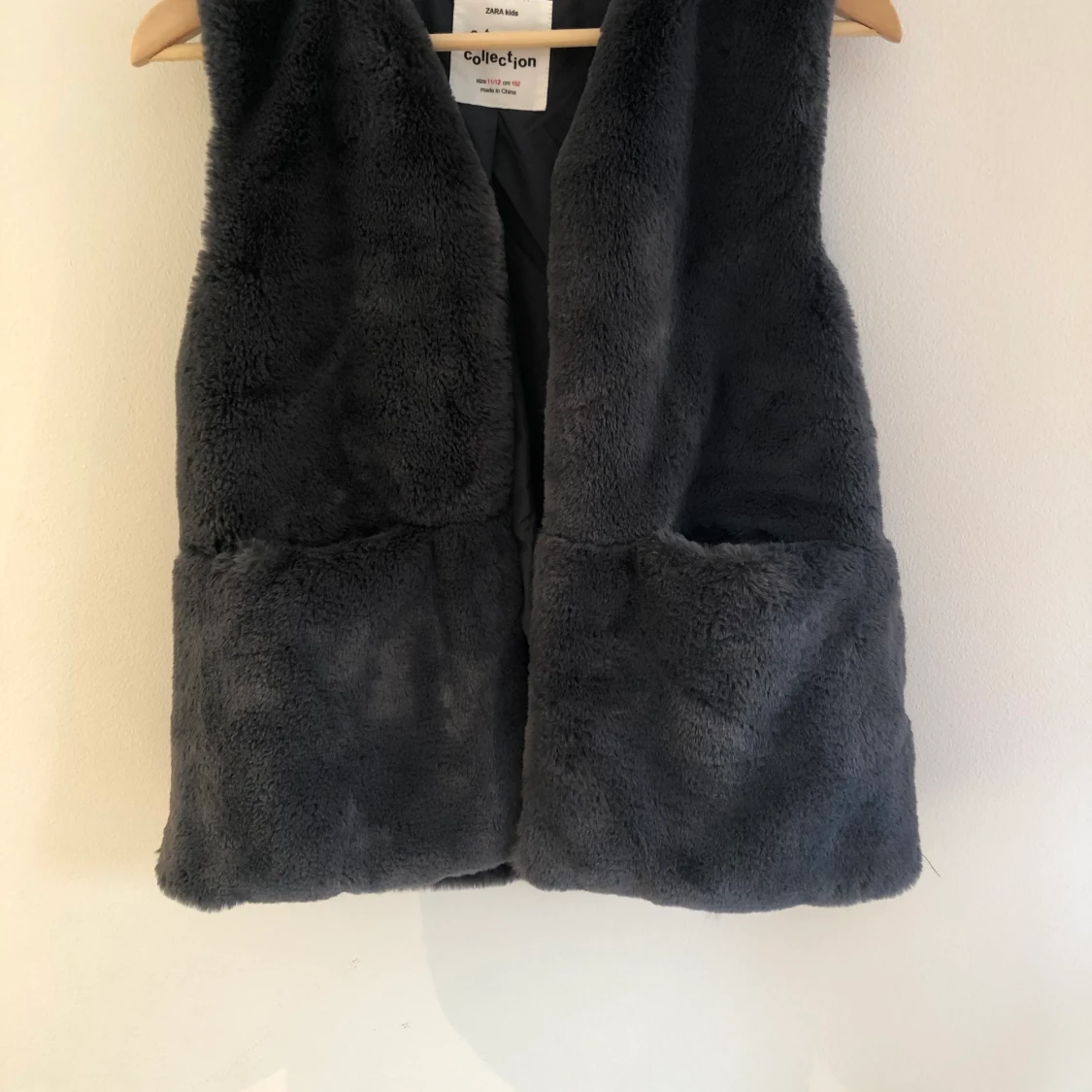 Grå väst från zara strl 152