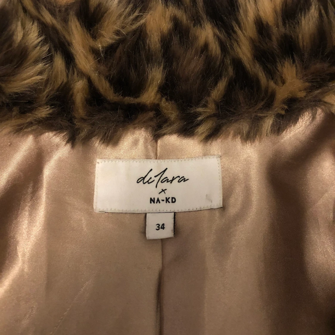 Leopard kappa i fejkpäls - 91