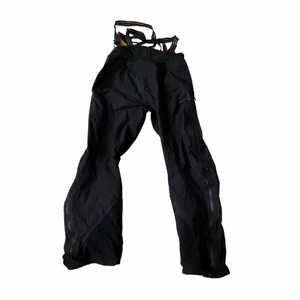 Didriksons Skidbyxa - En skidbyxa som många använder idag. Inte välkänt märke men det är ett märke med bra kvalite och koll på sakerna. Säljer skidbyxan för endast 350kr