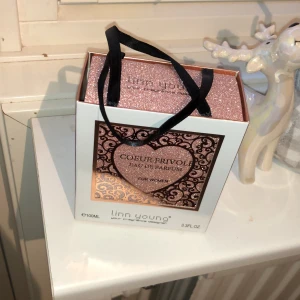 Parfym, oanvänd, party - Helt oanvänd parfym som passar perfekt för en utekväll! Elegant doft