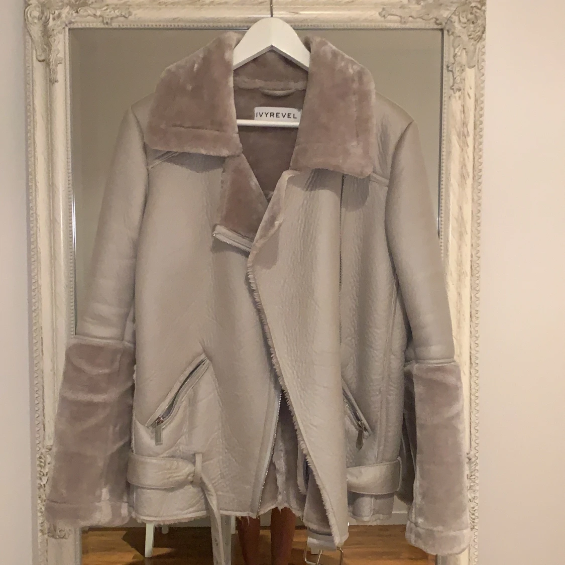 Grå jacka från Ivy revel strl S