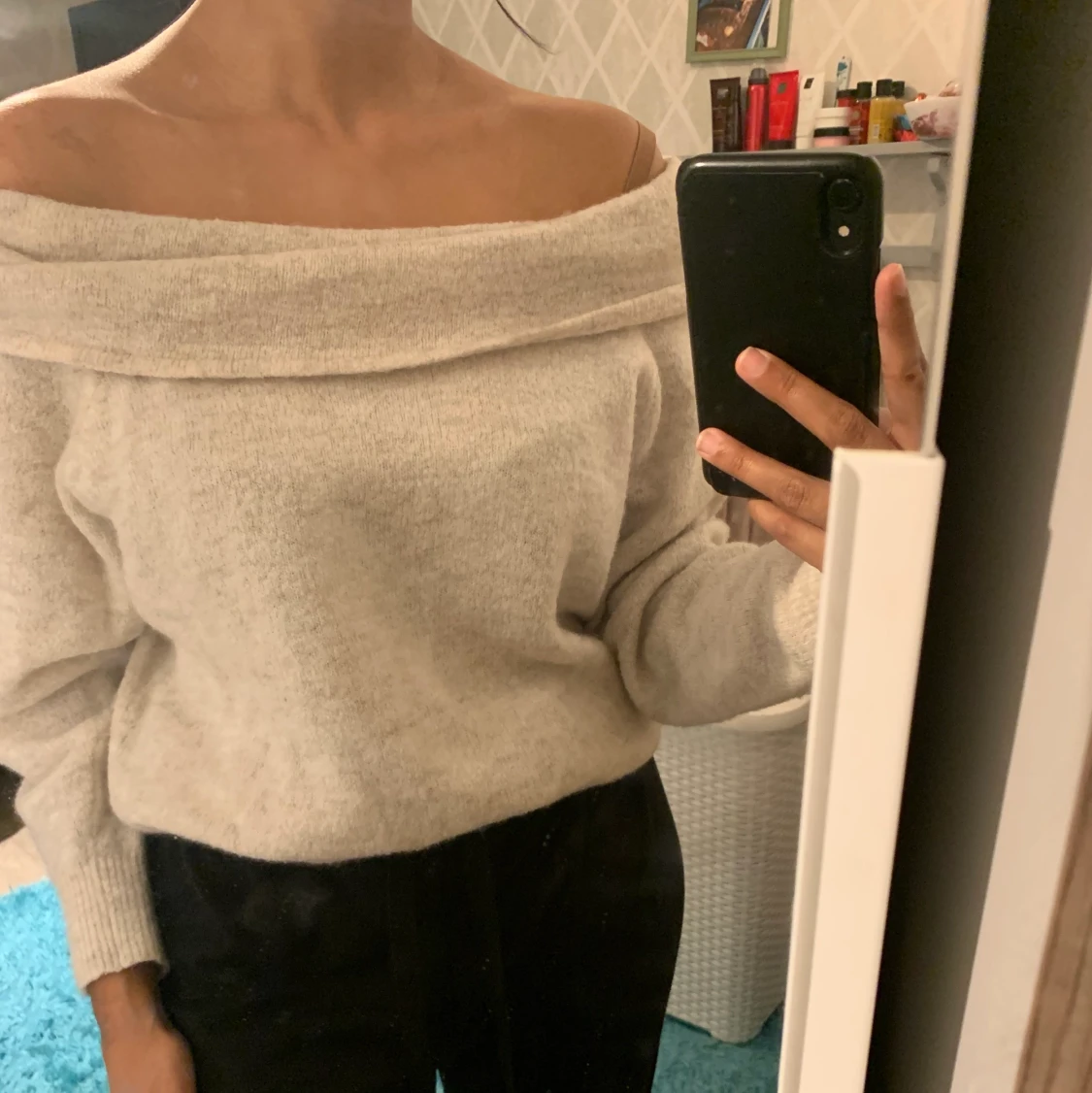 Stickad off shoulder